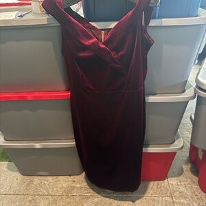 Elegant Burgundy Velvet Dress p71